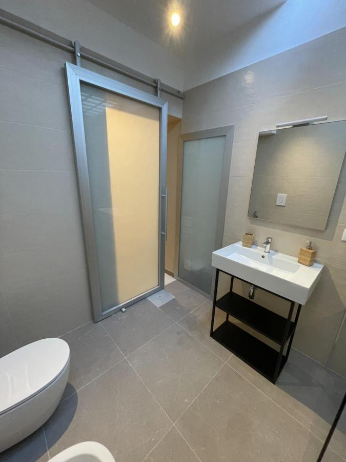 בארי Alex Comfort House מראה חיצוני תמונה